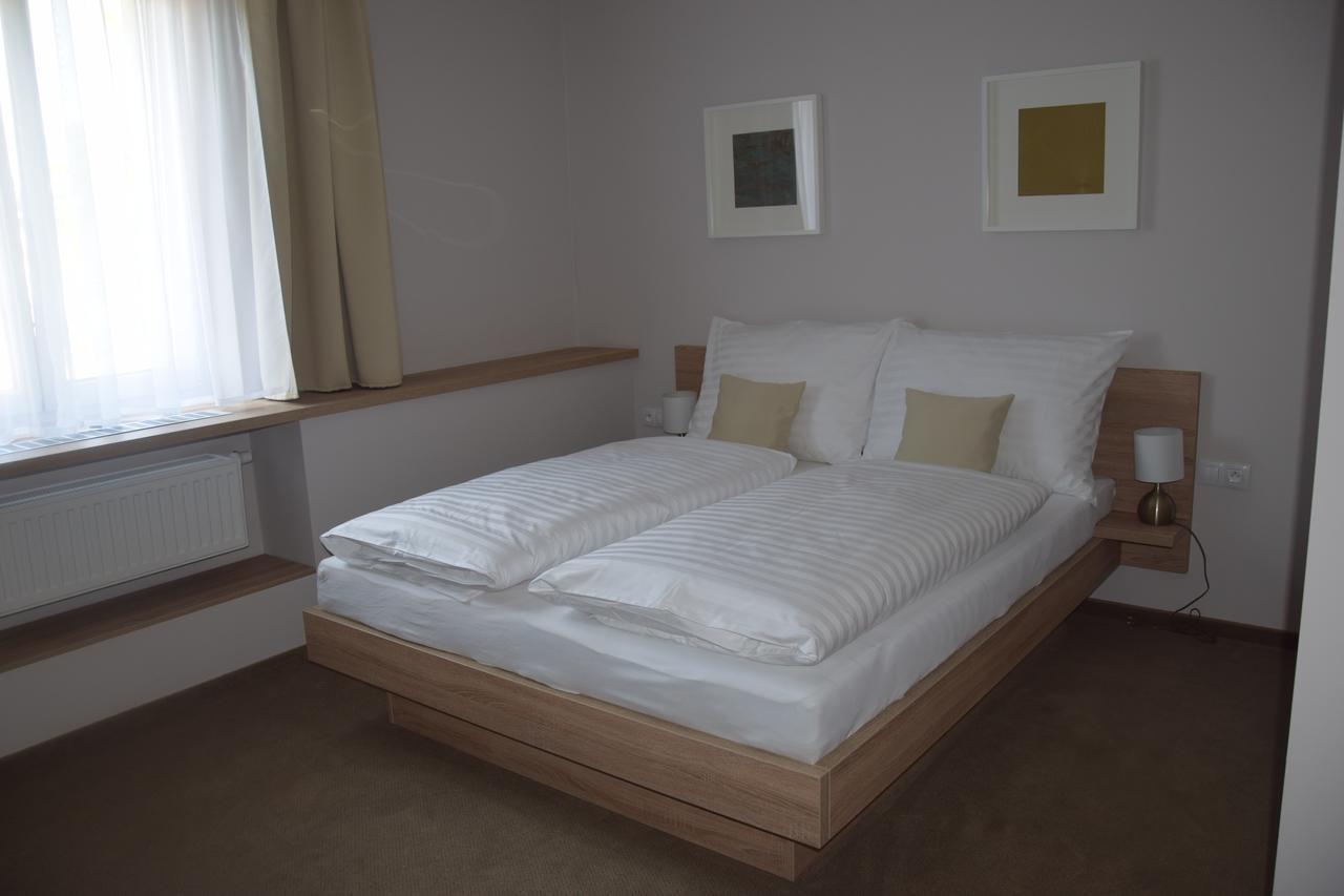 Hotel Rokiten Moravsky Krumlov Luaran gambar